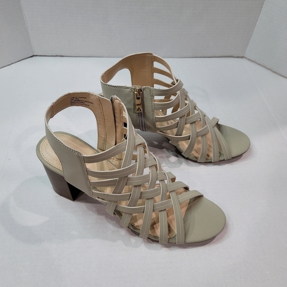 Liz Claiborne Teagan Block Heeled Sandals Size 11 - Picture 2 of 12